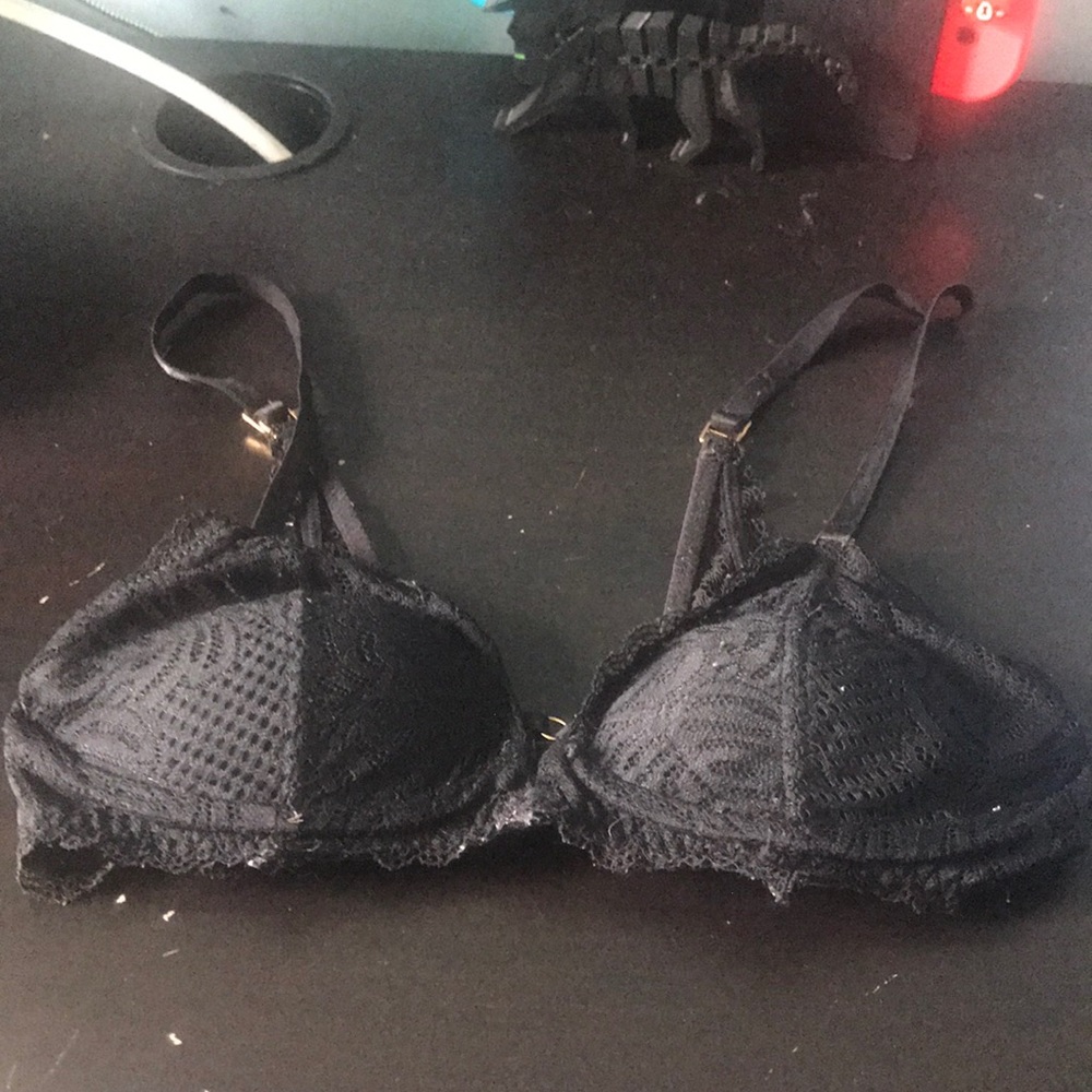 Black Aerie bra size 30B